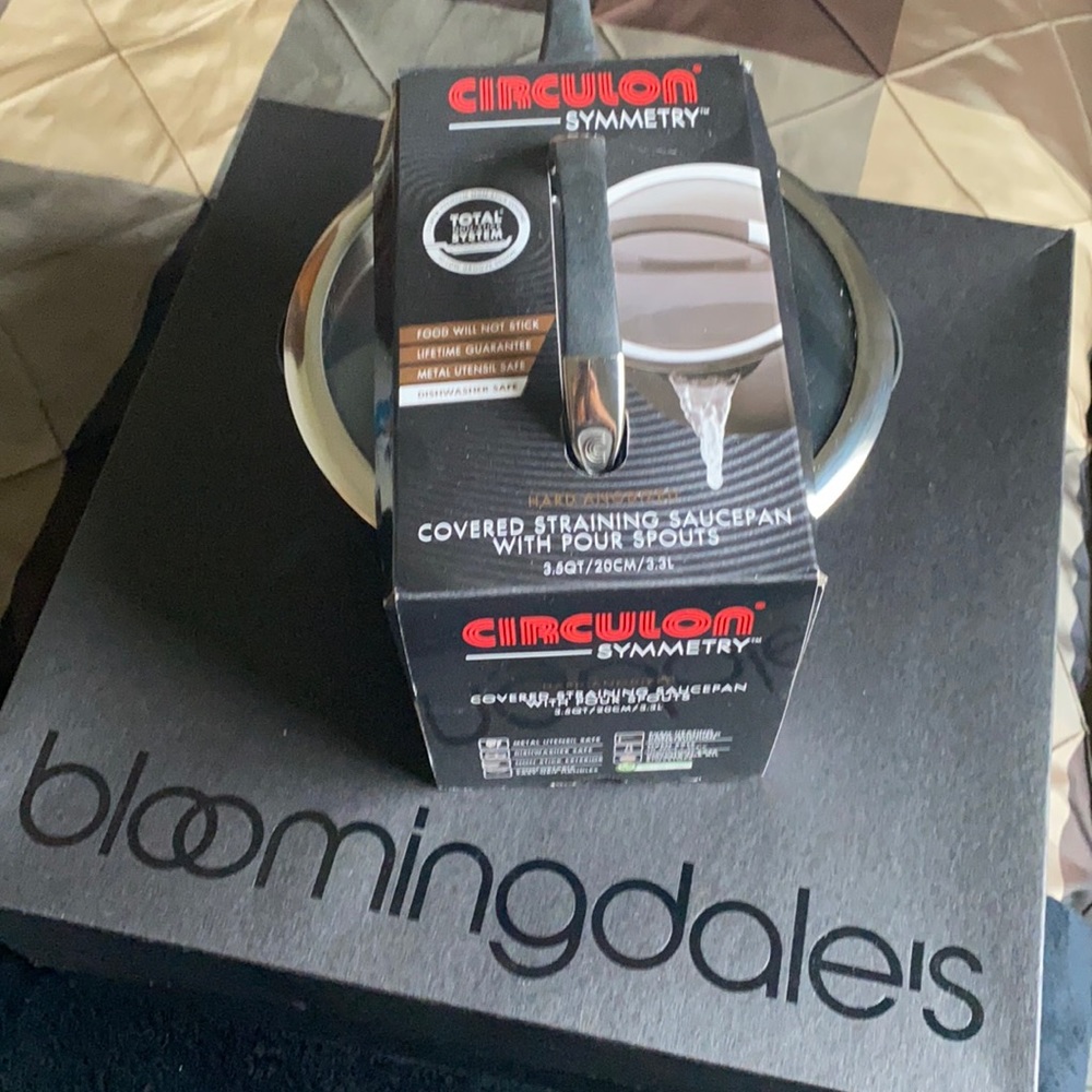 Circulon Symmetry 3.5 Qt. Covered Sauce Pan